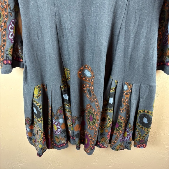 2 Ice Silk Dresses Red Black Handkerchief Bandana Print & Gray Floral 1X Bundle - Picture 13 of 16